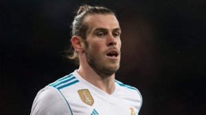 HLV Jose Mourinho của Real Madrid đã thuyết phục ngôi sao chạy cánh Gareth Bale rời Real Madrid
