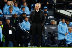 M.U của Mourinho rời xa ngôi đầu bảng tới 12 điểm
